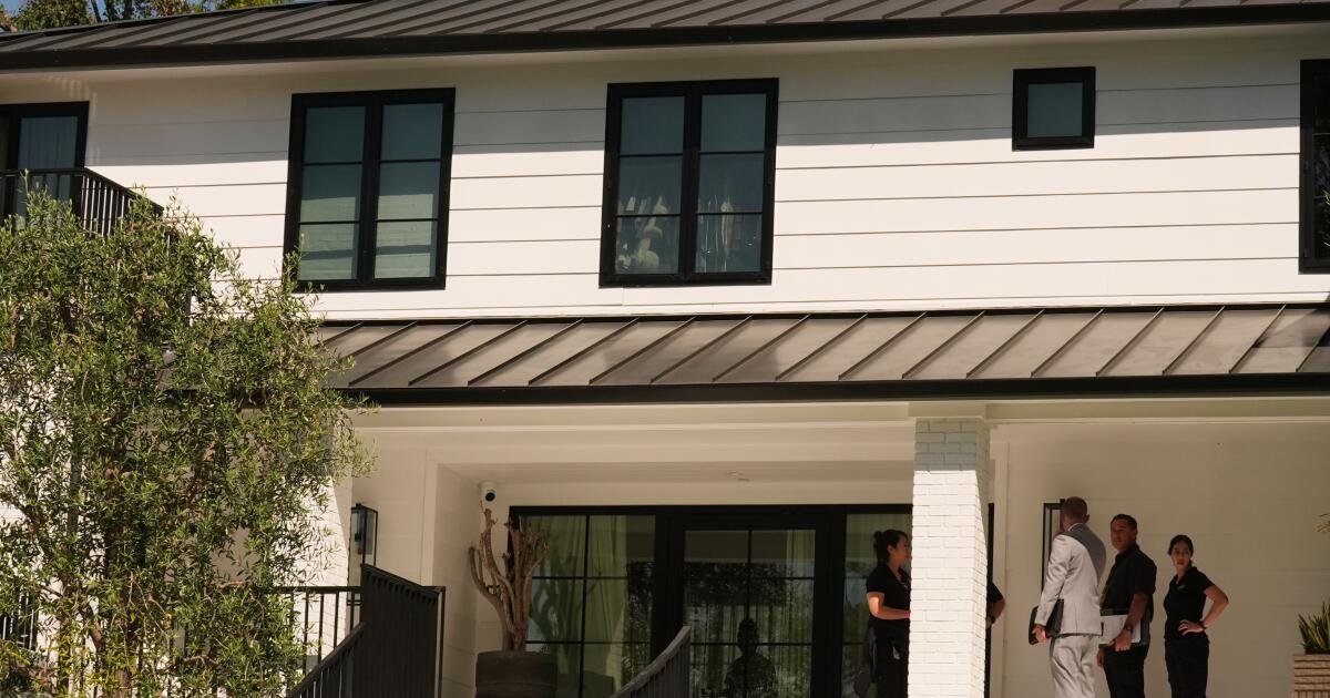 Florida Woman Charged with Attempted Murder in Rihanna Home Shooting